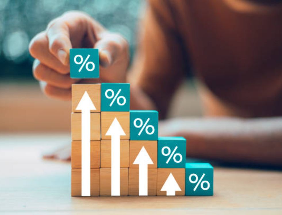 Strategic Portfolio Management for Optimized Returns